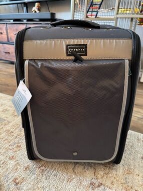 Portable Bird Carrier/Backpack– Black and Gray
